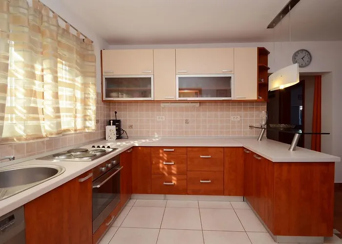 House Lana Zavalatica