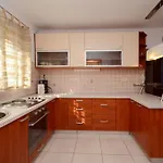 House Lana Zavalatica