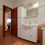 Ferienhaus House Lana Zavalatica
