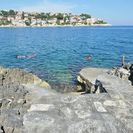 House Lana Vikendica Zavalatica