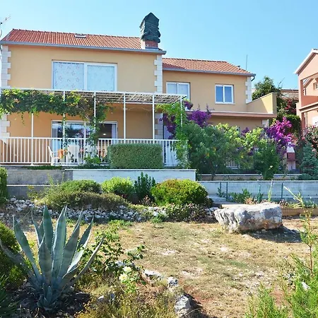 House Lana * Zavalatica