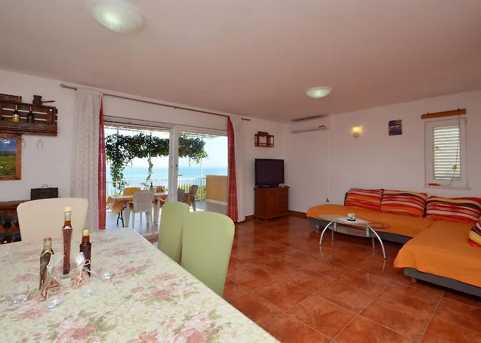 House Lana בית נופש *